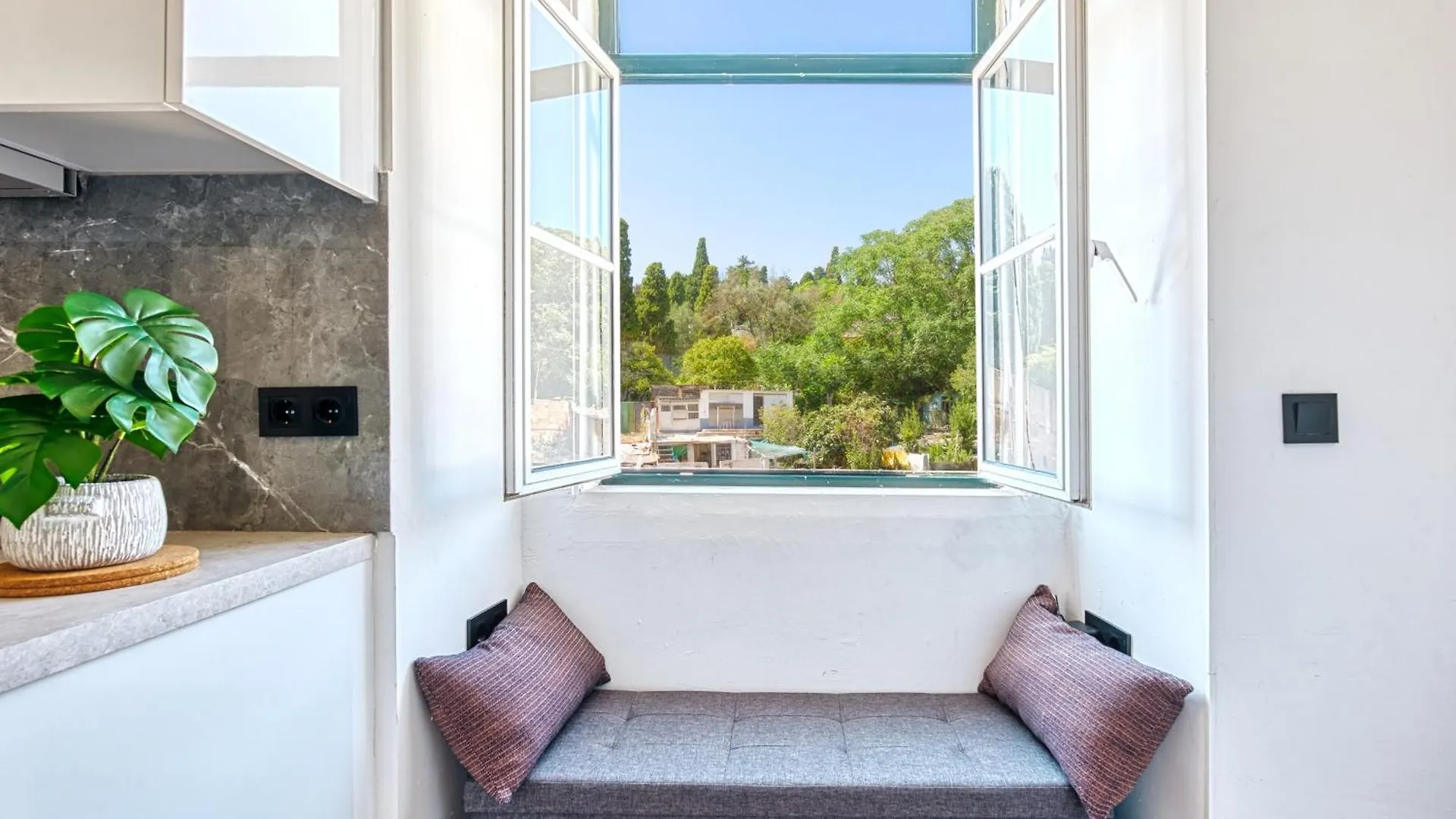 Historic Gem & Modern Loft In The Heart Of Lisbon Apartman 0*,