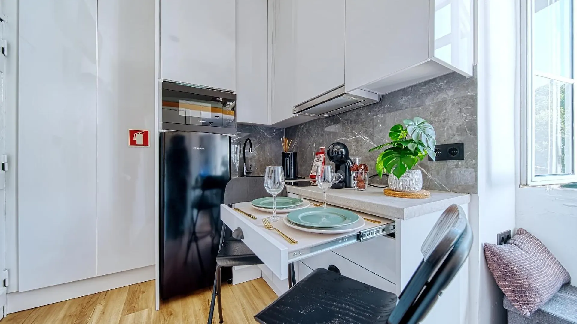 Historic Gem & Modern Loft In The Heart Of Lisbon Apartman